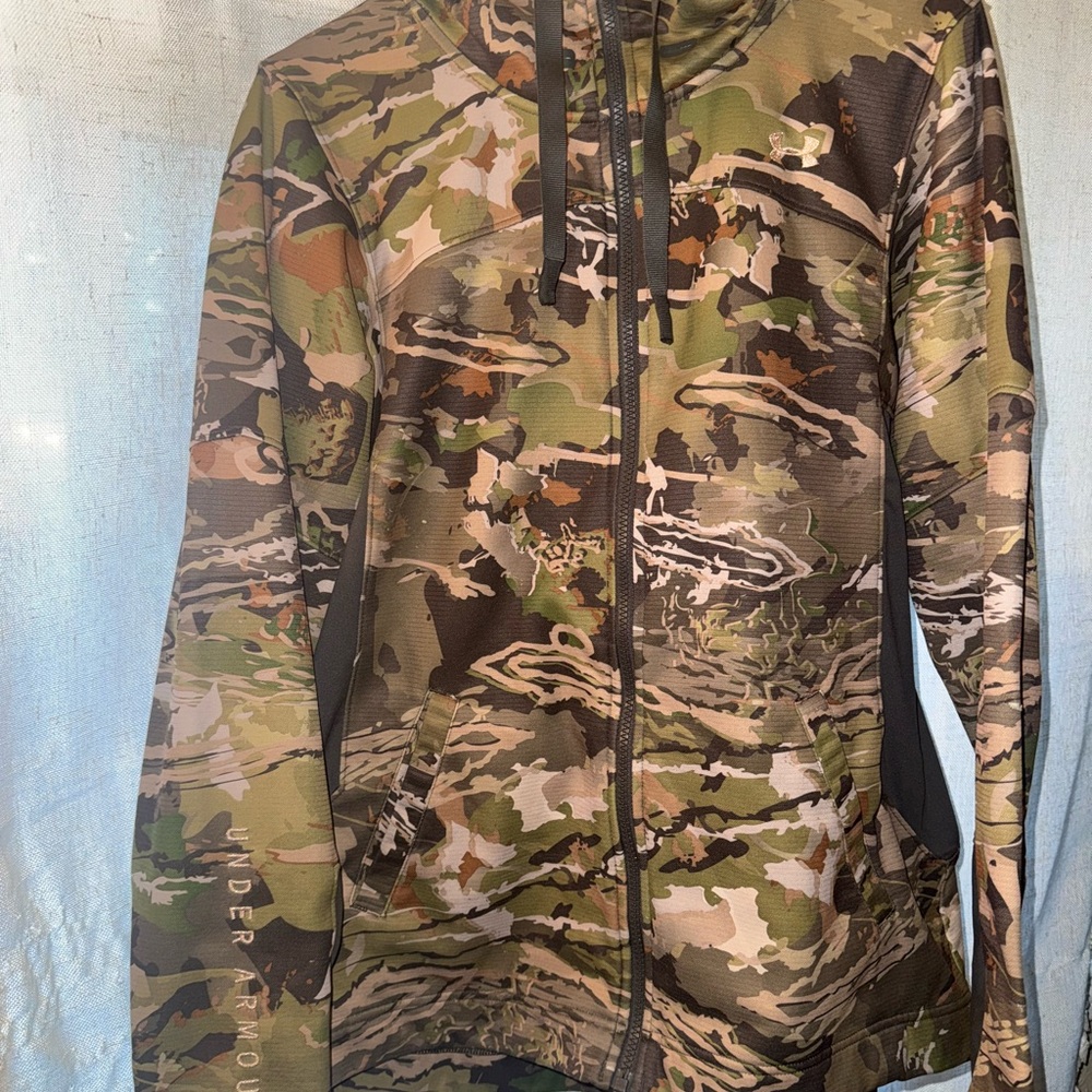 Under Armour Woodland Camo Jacket. Women’s Size L